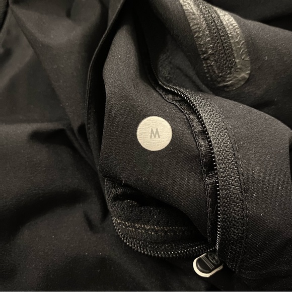 Lululemon Lightweight Water Resistant Jacket - Picture 14 of 16